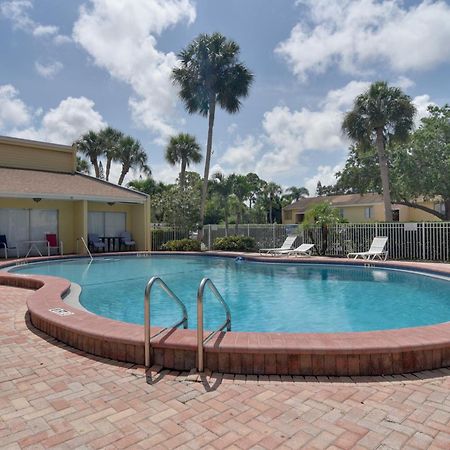 Sarasota Escape About 4 Mi To Siesta Key Beach! Exterior photo