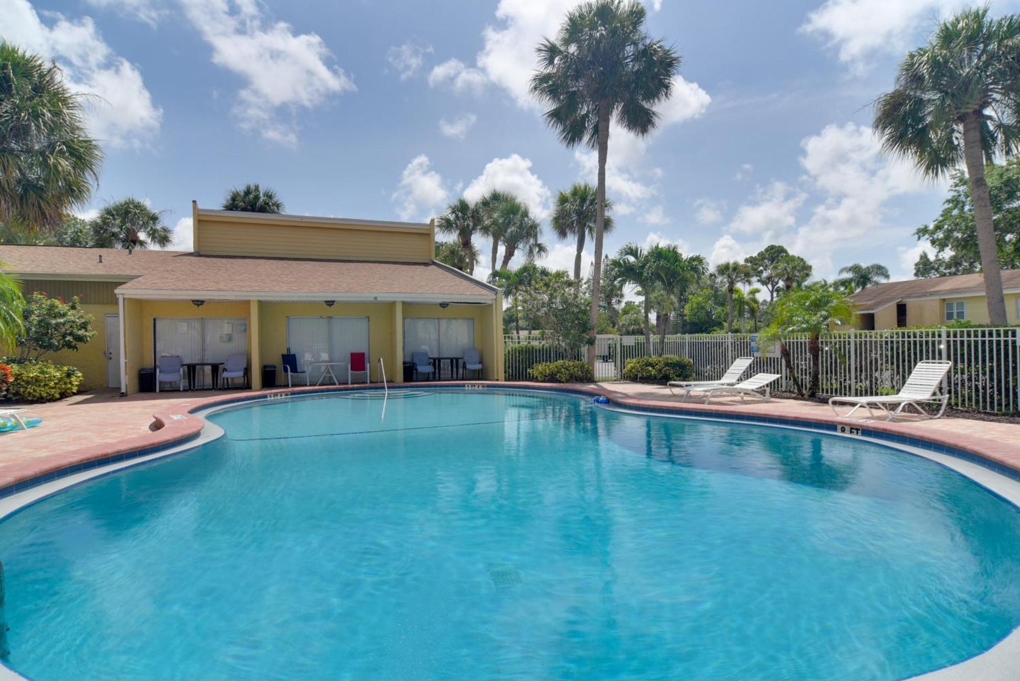 Sarasota Escape About 4 Mi To Siesta Key Beach! Exterior photo